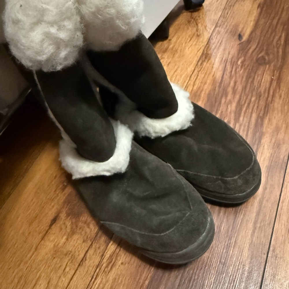 Emu Shearling Lined Footwear